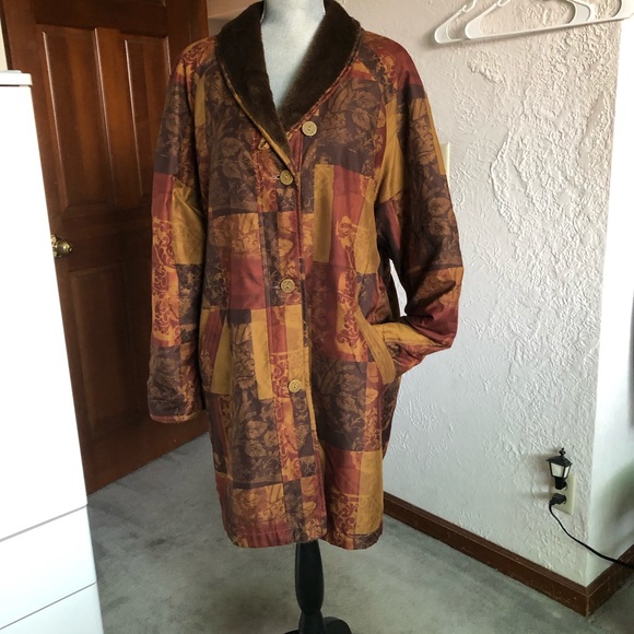 Reversible faux fur coat size Medium - Picture 4 of 14